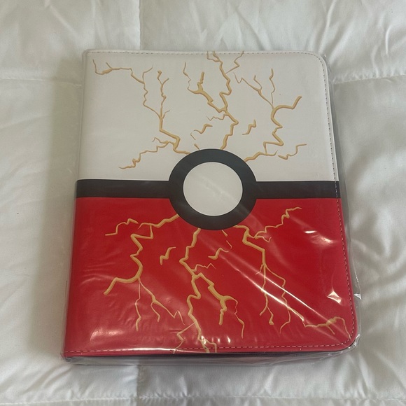 Pokemon Other - New Pokemon Card Binder, Holds 900 Cards total, 50 Removable Sleeves